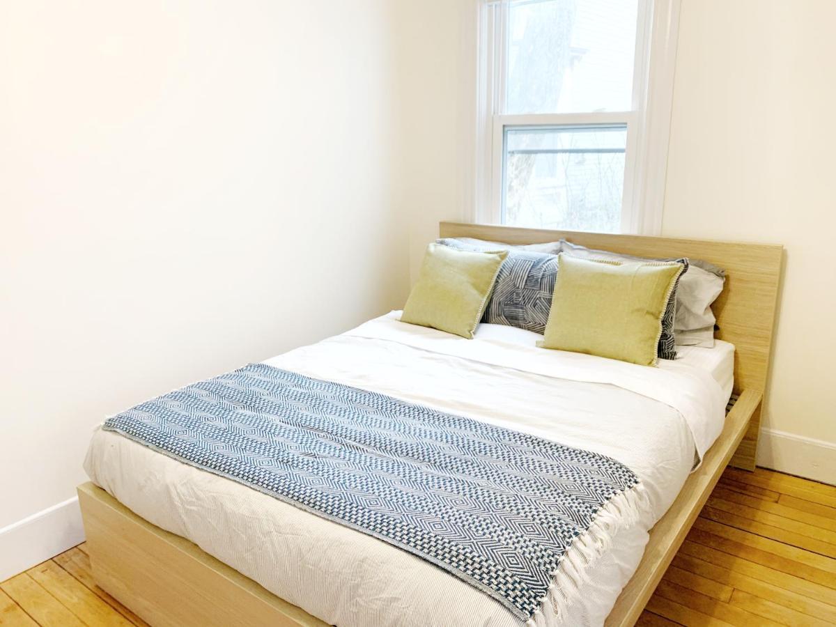 4 Bedroom Condo At Harvard Square And Harvard University Кембридж Екстер'єр фото
